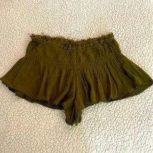 Free People Flowy Gauze Short. Size M color olive green